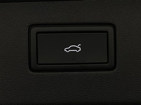 New 2026 Volkswagen Tiguan SE image 6