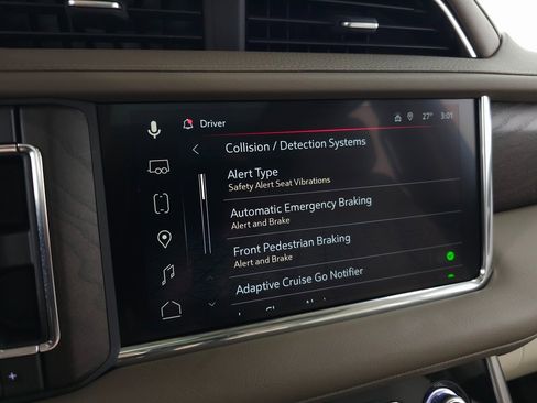 Used 2023 GMC Yukon Denali w/ Advanced Technology Package image 31