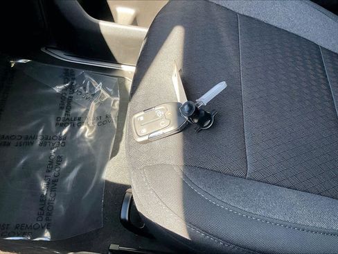 Used 2021 Chevrolet Silverado 1500 LT Trail Boss image 11