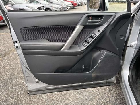 Used 2017 Subaru Forester 2.5i Premium AWD/4WD image 8