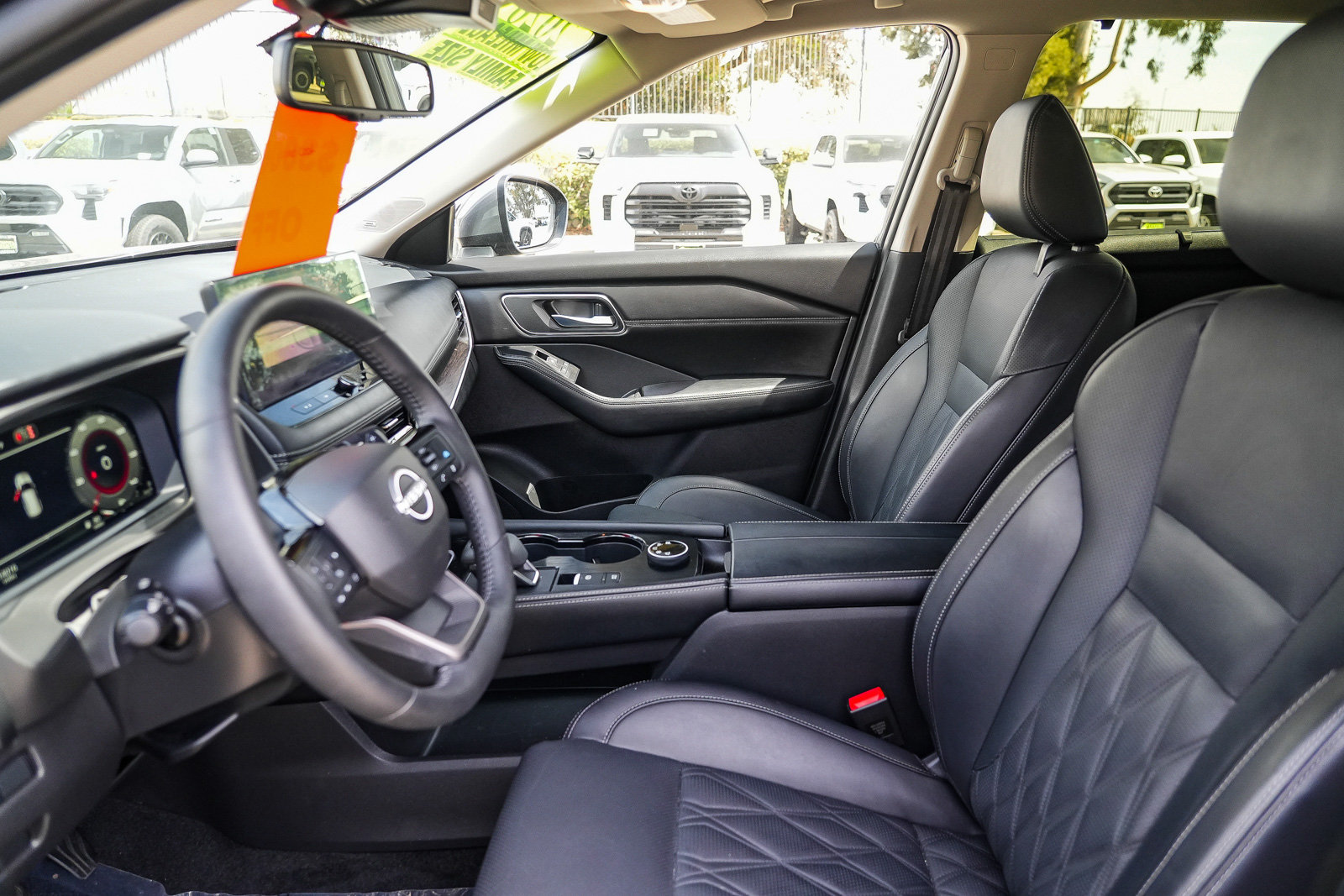 Used 2026 Nissan Rogue Platinum w/ Platinum Premium Package AWD/4WD image 18
