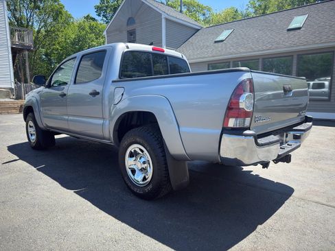 Used 2014 Toyota Tacoma 4x4 Double Cab w/ SR5 Package image 5