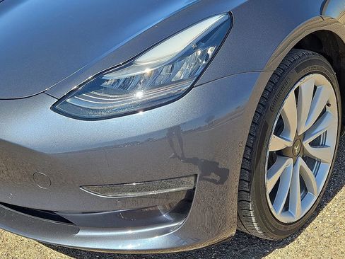 Used 2019 Tesla Model 3 Standard Range Plus image 10