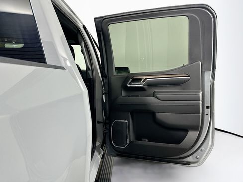 Used 2024 Chevrolet Silverado 1500 RST AWD/4WD image 30