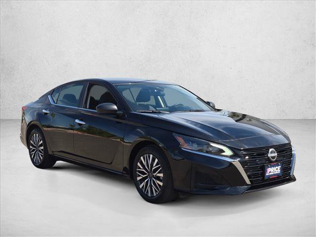 Used 2025 Nissan Altima 2.5 SV FWD image 4