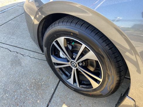 Used 2021 Nissan Sentra SV image 24