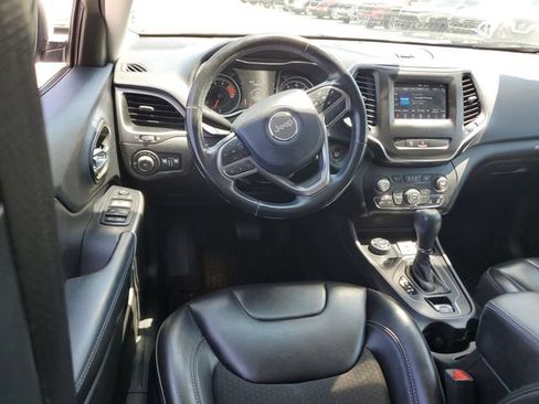 Used 2020 Jeep Cherokee Latitude Plus w/ Cold Weather Group AWD/4WD image 11