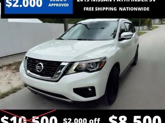 Used 2019 Nissan Pathfinder SV image 1