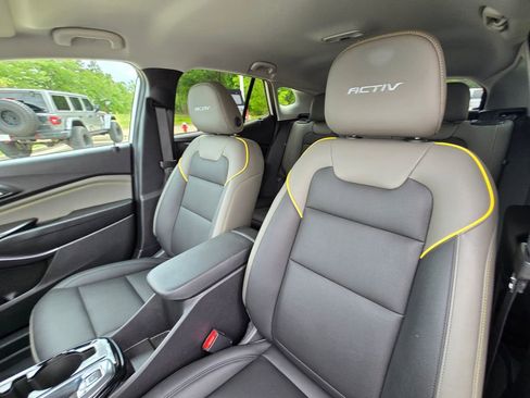Used 2025 Chevrolet Trax ACTIV w/ Driver Confidence Package FWD image 11