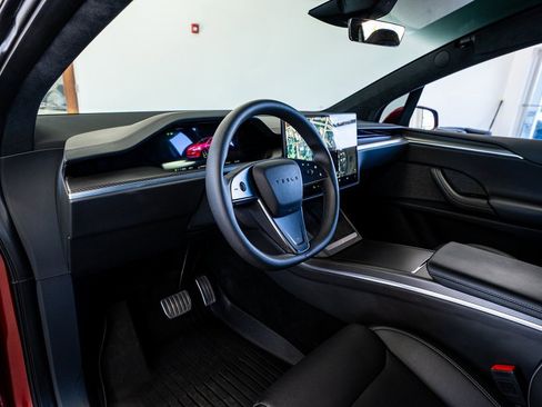 Used 2024 Tesla Model X Plaid image 34