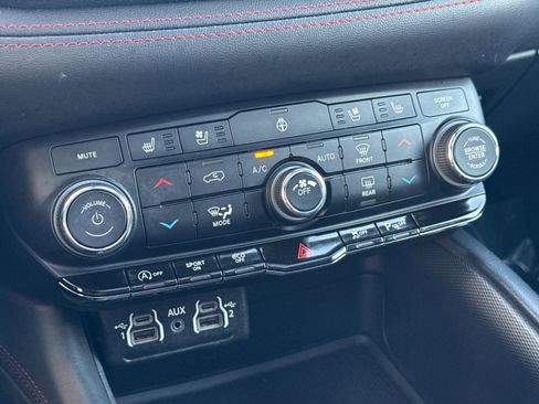 Used 2024 Dodge Durango GT image 24