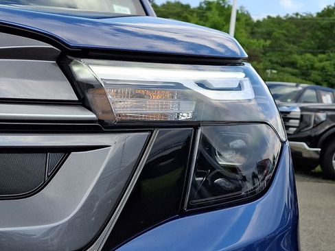 Used 2025 Subaru Forester Premium AWD/4WD image 10