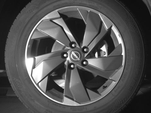 Used 2025 Nissan Rogue SV FWD image 13