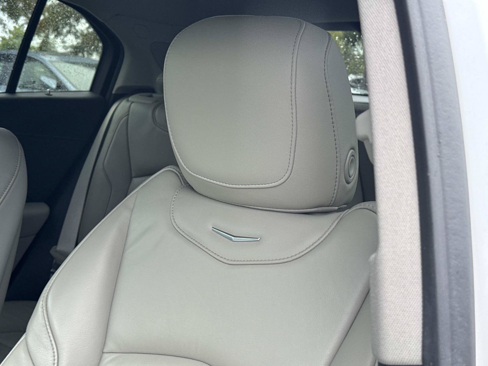 Used 2020 Cadillac XT4 Premium Luxury w/ Enhanced Visibility Package FWD image 13