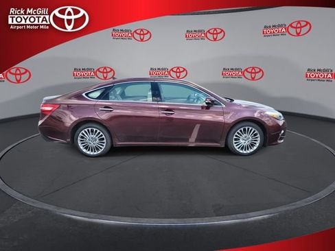 Used 2018 Toyota Avalon Limited w/ All Weather Liner Package FWD image 9
