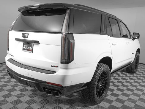Used 2026 Cadillac Escalade V w/ LPO, ONYX Package AWD/4WD image 5