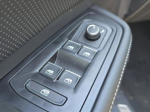Used 2026 Volkswagen Atlas Cross Sport SEL R-Line AWD/4WD image 5