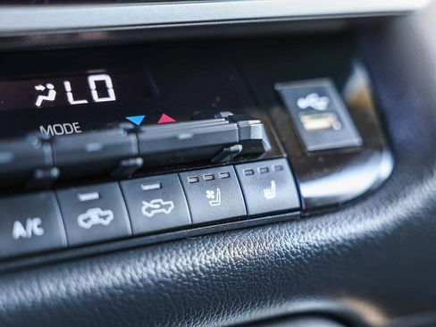 Used 2024 Toyota Tundra Limited w/ TRD Off-Road Package image 15