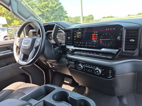 Used 2025 GMC Sierra 1500 SLT AWD/4WD image 35
