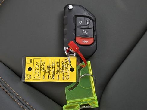 New 2025 Jeep Gladiator Mojave image 30