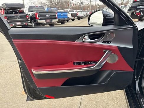 Used 2019 Kia Stinger GT2 image 26