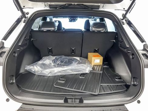 New 2026 Chevrolet Equinox EV LT image 8