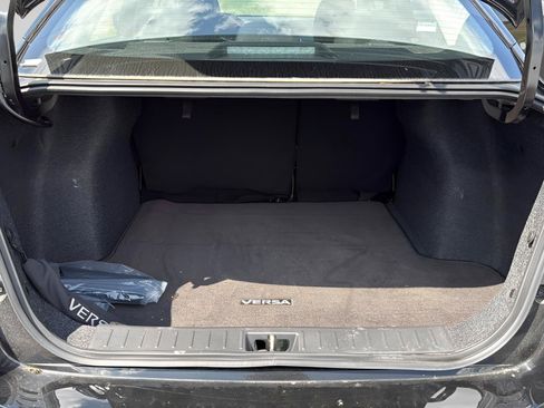 New 2025 Nissan Versa SV w/ Trunk Package FWD image 28