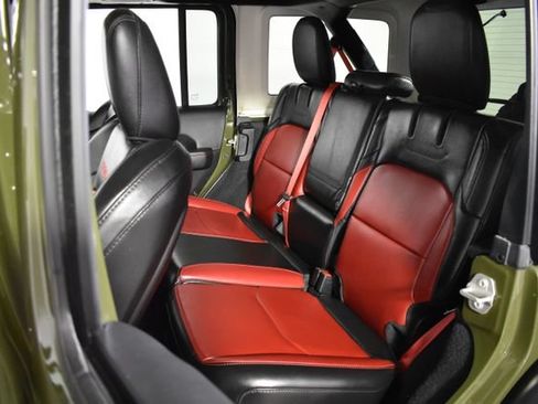 Used 2023 Jeep Wrangler Unlimited Rubicon 4xe AWD/4WD image 32