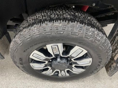 Used 2025 GMC Sierra 3500 Denali w/ Denali Reserve Package image 16