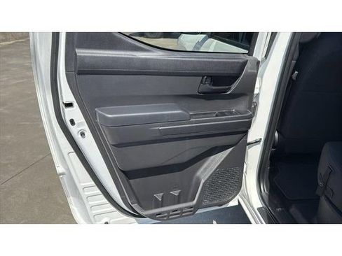 Certified 2024 Toyota Tacoma SR5 AWD/4WD image 14
