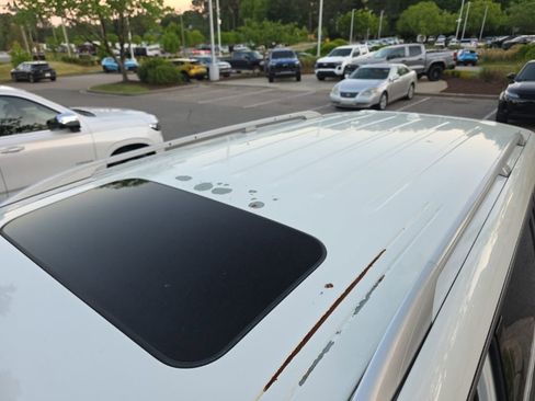 Used 2016 INFINITI QX80 4WD w/ Signature Edition Package image 6