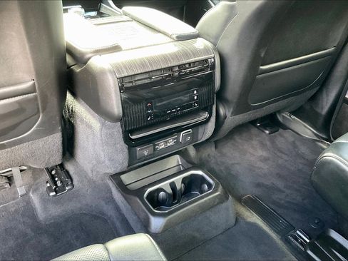 Used 2022 Jeep Wagoneer Series II w/ Premium Group I AWD/4WD image 10
