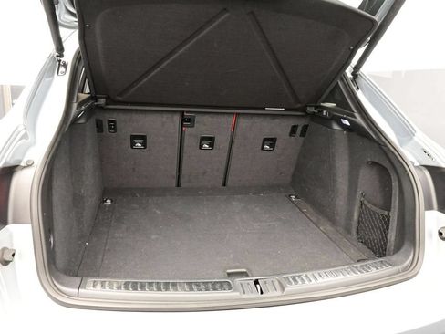 Certified 2023 Porsche Macan AWD/4WD image 16