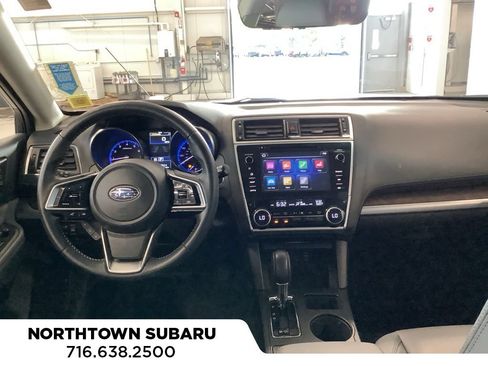 Used 2018 Subaru Outback 2.5i Limited AWD/4WD image 3