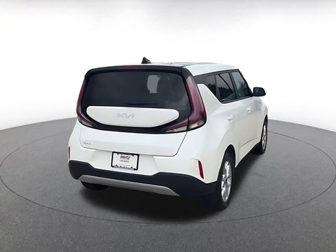Used 2025 Kia Soul LX w/ LX Technology Package FWD image 15