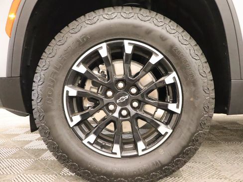 Used 2025 Chevrolet Traverse Z71 AWD/4WD image 6