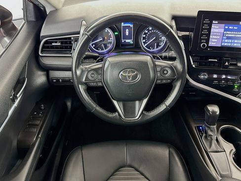 Used 2021 Toyota Camry SE w/ Convenience Package FWD image 16