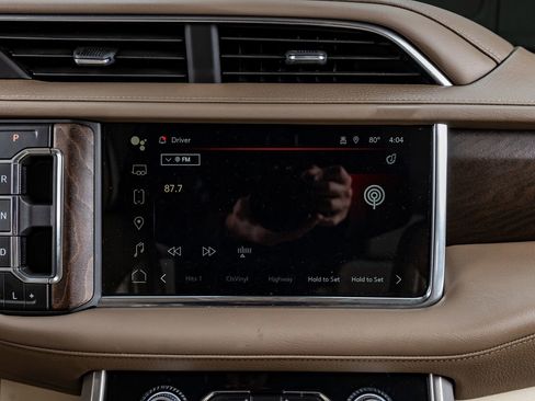 Used 2024 GMC Yukon XL Denali image 24