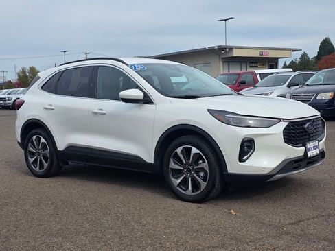 Used 2023 Ford Escape Platinum w/ Premium Technology Package image 1