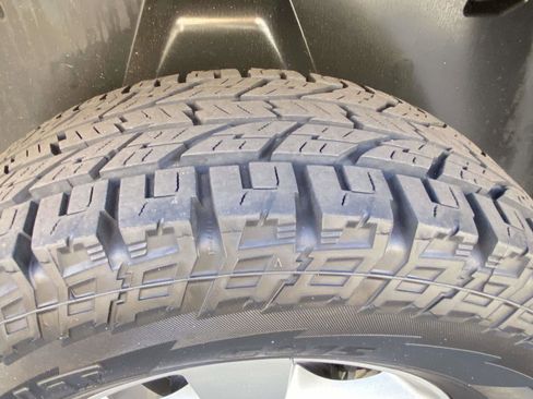 Used 2020 RAM 1500 Classic SLT w/ Luxury Group image 21