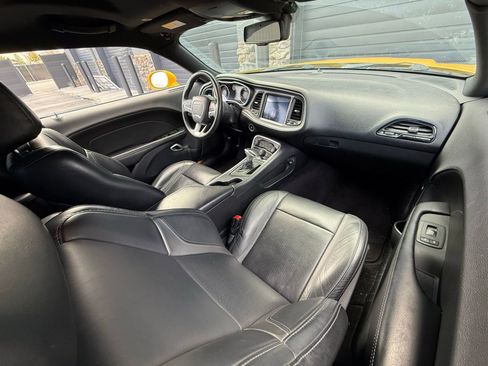 Used 2017 Dodge Challenger GT w/ Driver Convenience Group image 8