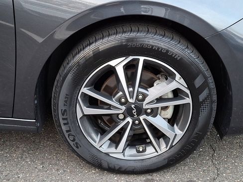 Used 2023 Kia Forte LXS image 8