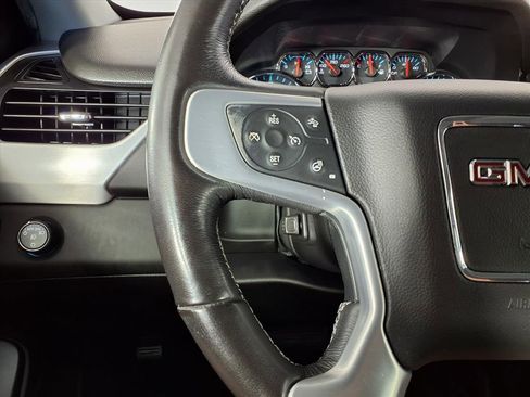 Used 2018 GMC Yukon XL SLT image 10