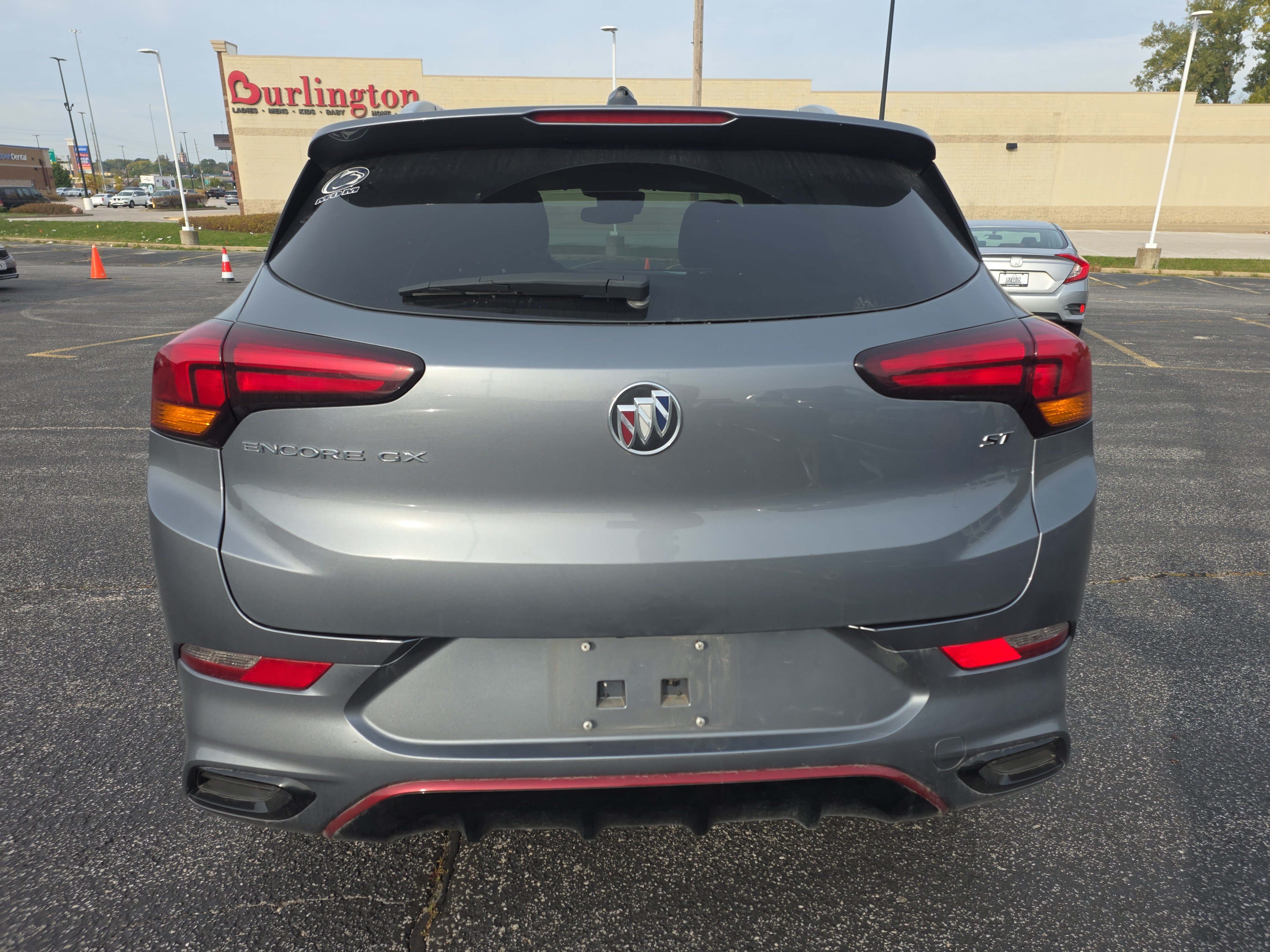 Used 2022 Buick Encore GX Select w/ Sport Touring Package FWD image 5