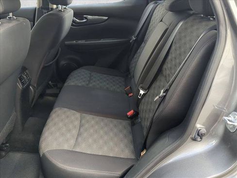 Used 2018 Nissan Rogue Sport SV w/ SV Technology Package AWD/4WD image 25