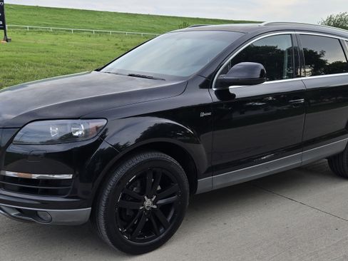 Used 2011 Audi Q7 3.0T Premium image 3