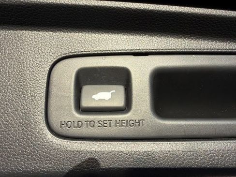 Used 2025 Honda CR-V EX-L image 9