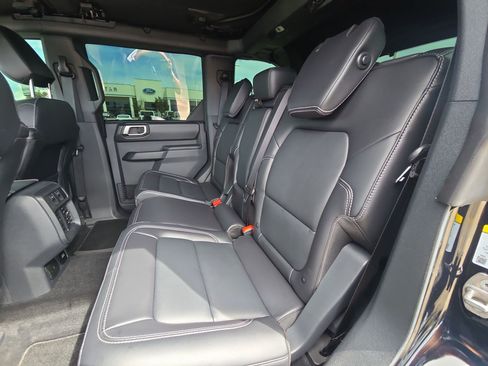 Used 2025 Ford Bronco Outer Banks AWD/4WD image 28