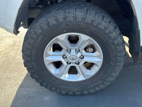 Used 2019 Toyota 4Runner SR5 Premium AWD/4WD image 22