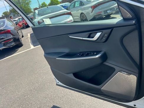 Certified 2023 Kia EV6 Wind RWD image 17